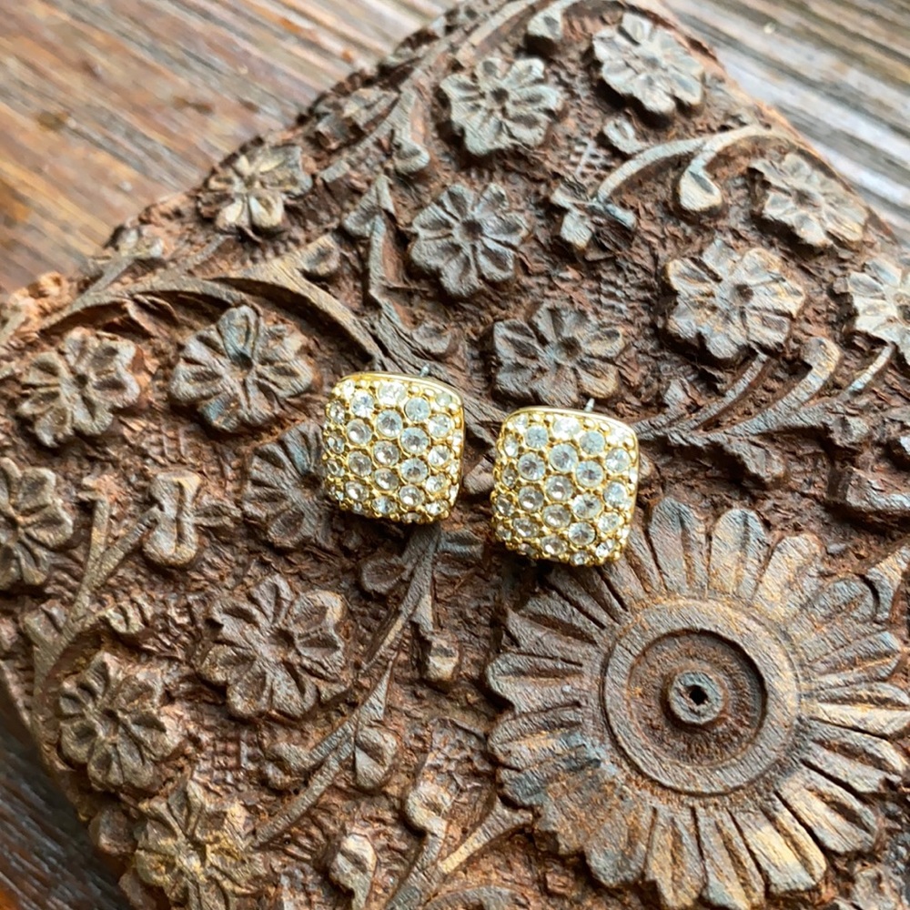 Swarovski dazzling crystal square pave stud earring